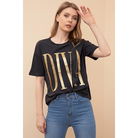 Kadın Füme Renk Pamuklu Bisiklet Yaka Diva Baskılı Kısa Kollu T-shirt - FÜME